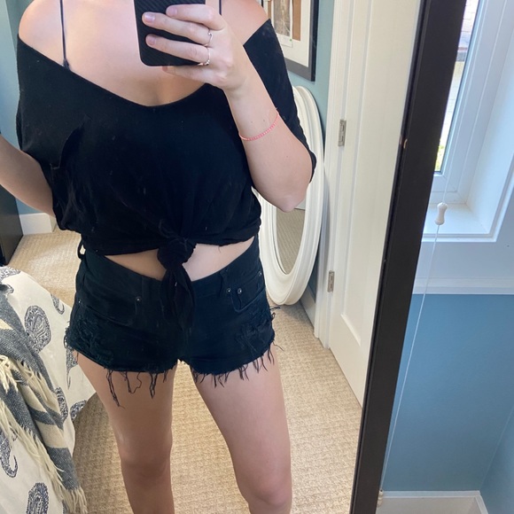 Lush Black tshirt - Picture 2 of 5